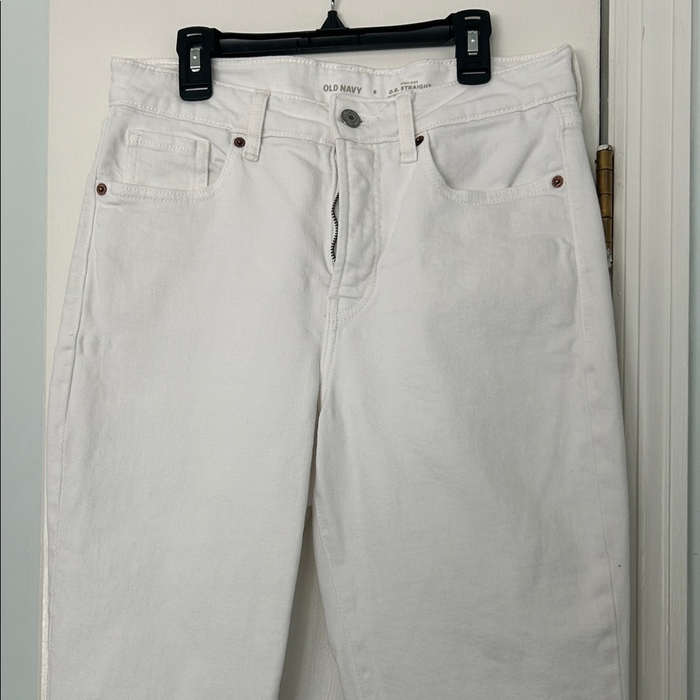Old Navy Classic White Denim Jeans - Picture 4 of 4